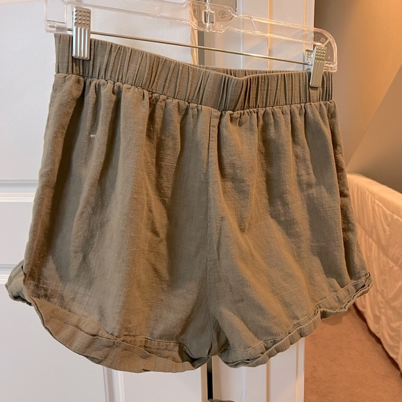 SHEIN linen shorts in olive. - Picture 2 of 2